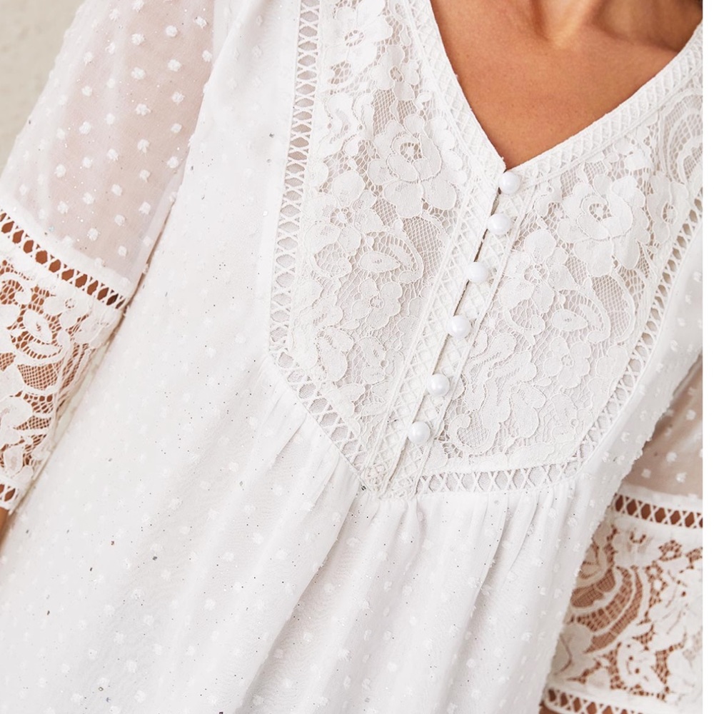 🦋ROTITA Lace Stitching White Sequin V Neck Blouse
Size Large - Picture 5 of 5